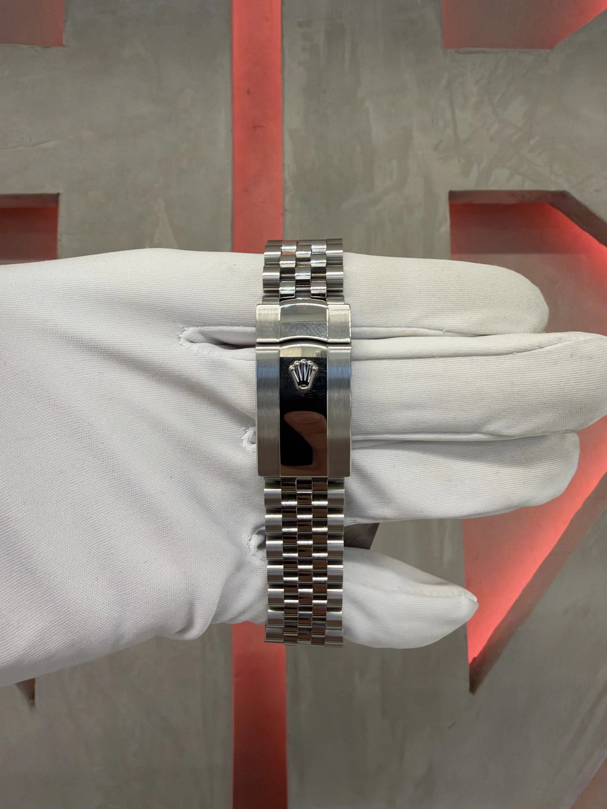 Rolex Datejust 41 White Index Dial on Jubilee 126334 Complete