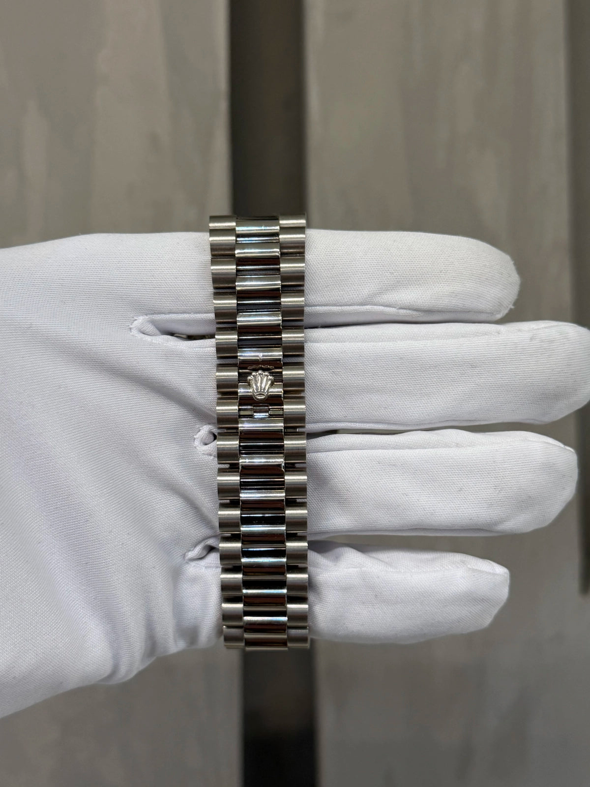 Rolex Day Date 36 Cherry Dial on President 118239