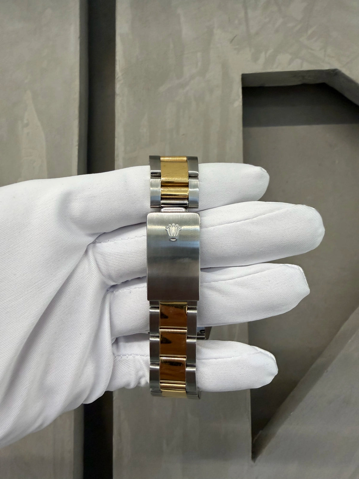 Rolex Date Just 36 MOP Dial on Oyster 16203