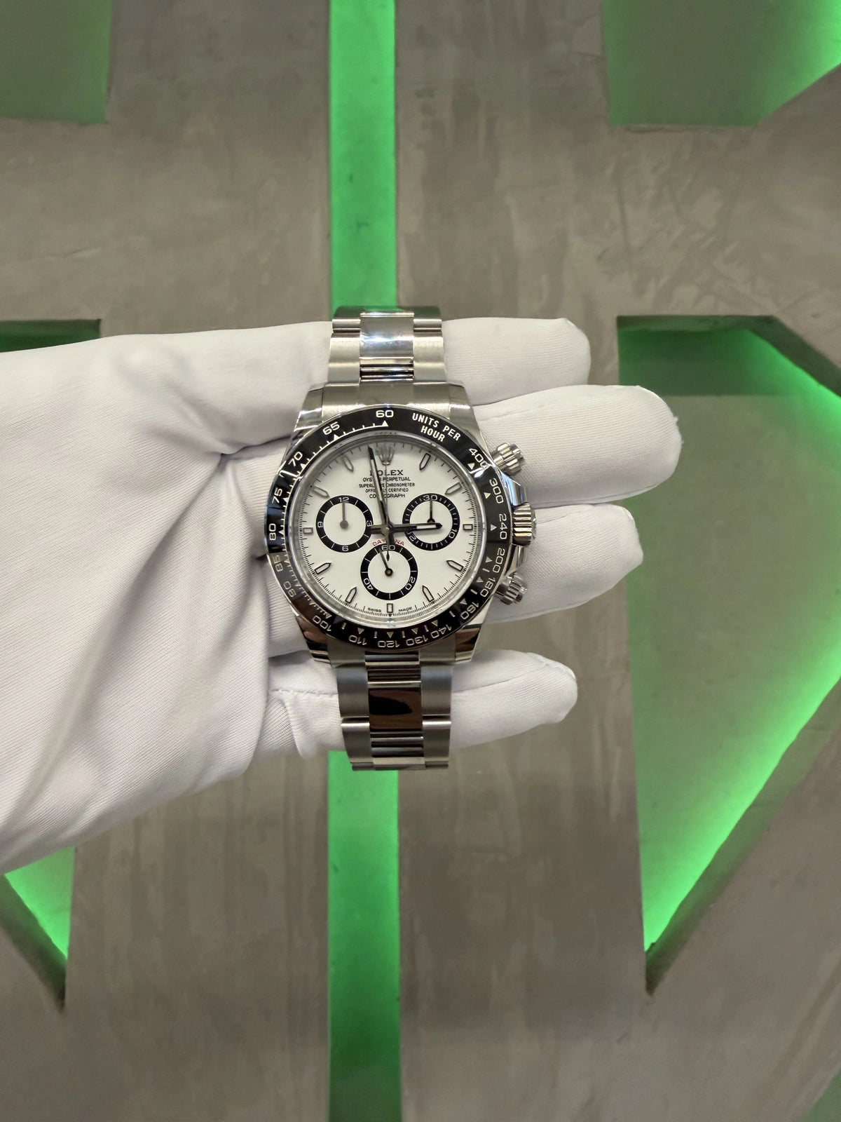 Rolex Daytona Black Dial on Oyster 126500LN