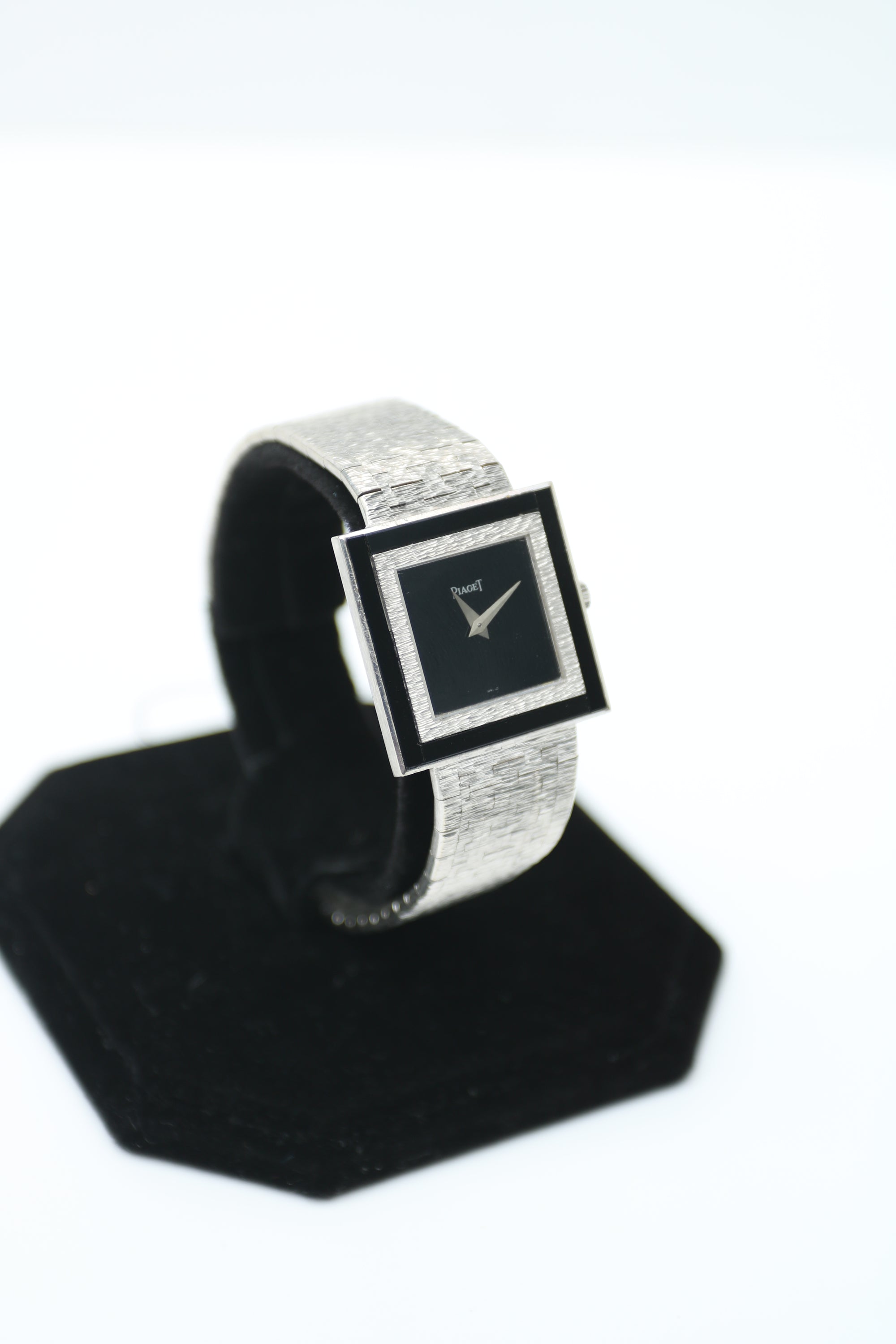Piaget Onyx Dial on 9200 Papers Open Date