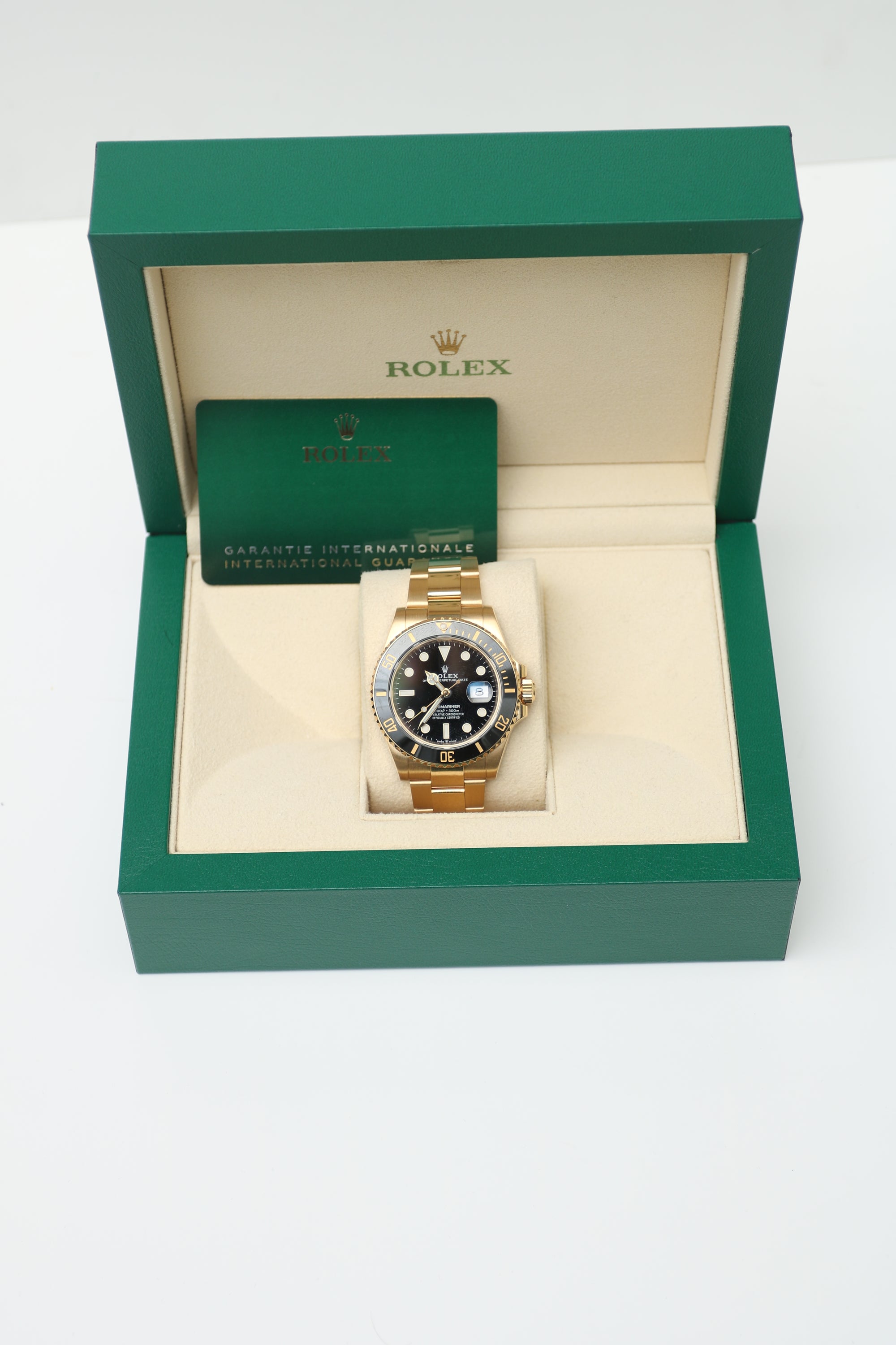 Rolex Submariner Black Dial on Oyster 126618LN