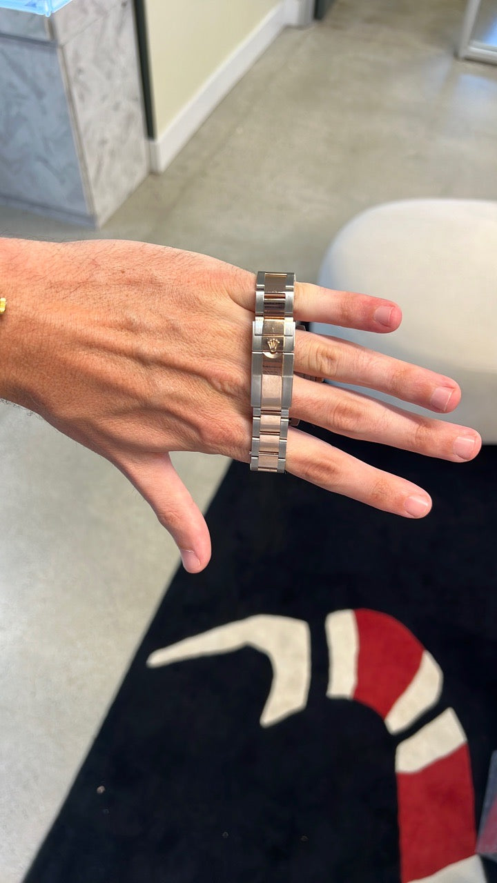 Rolex GMT-Master II Root Beer Black Dial on Oyster 126711CHNR