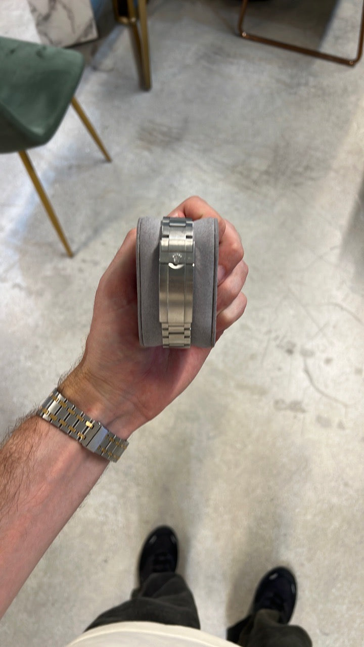 Rolex Submarine Black Dial on Oyster 126610