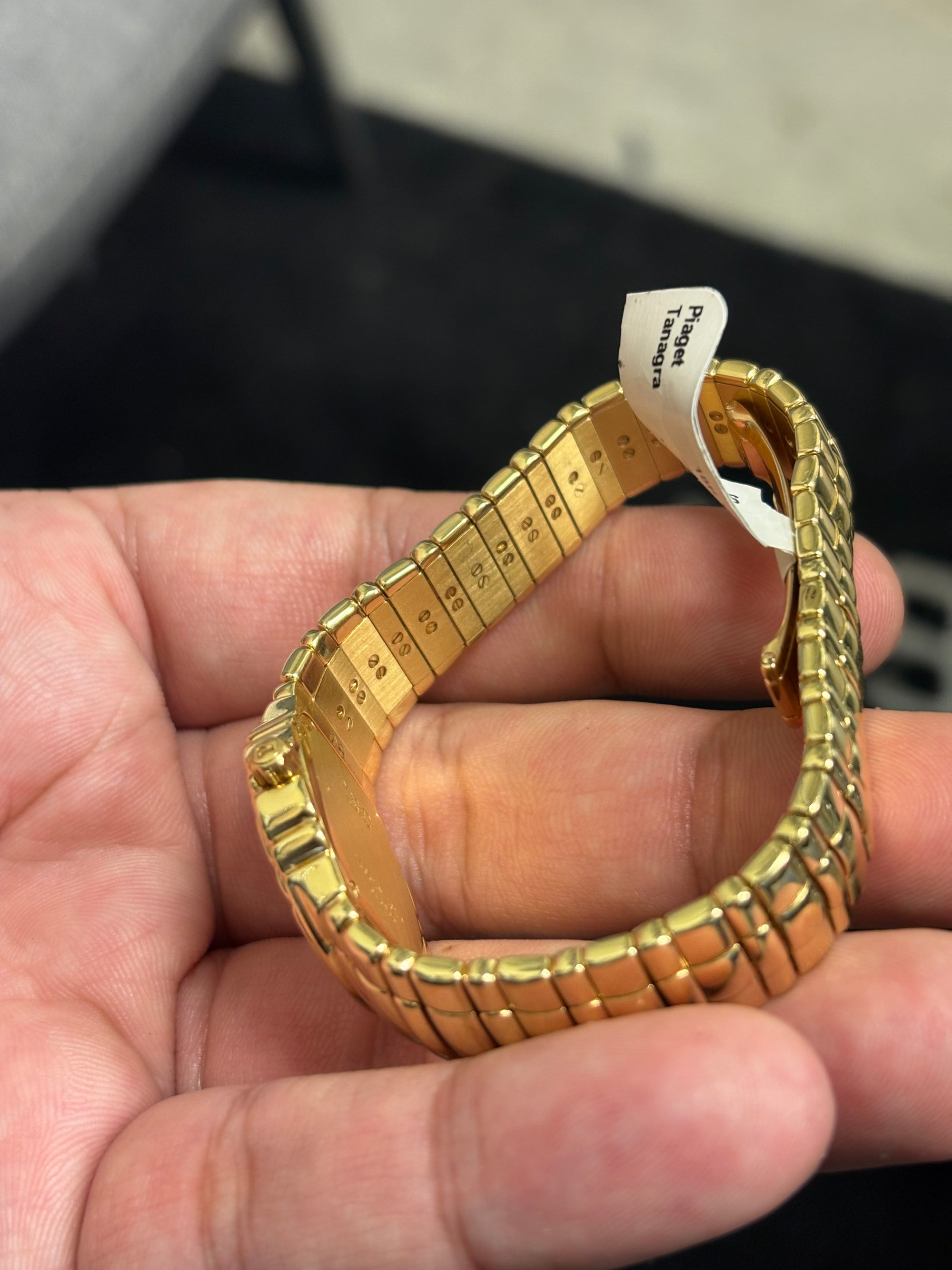 Piaget Tanagra champagne Dial on 18k Gold 16031M401D